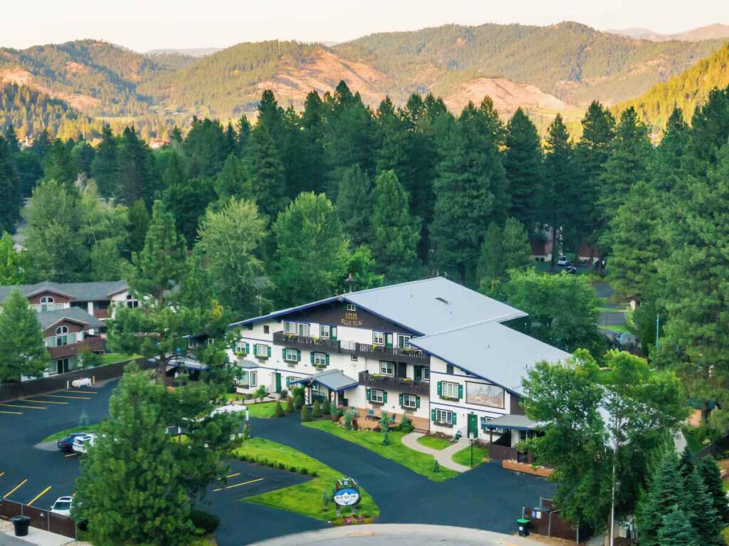 Blue Elk Inn