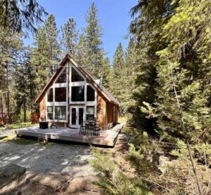 Cascade Adventure Cabin by NW Comfy Cabins
