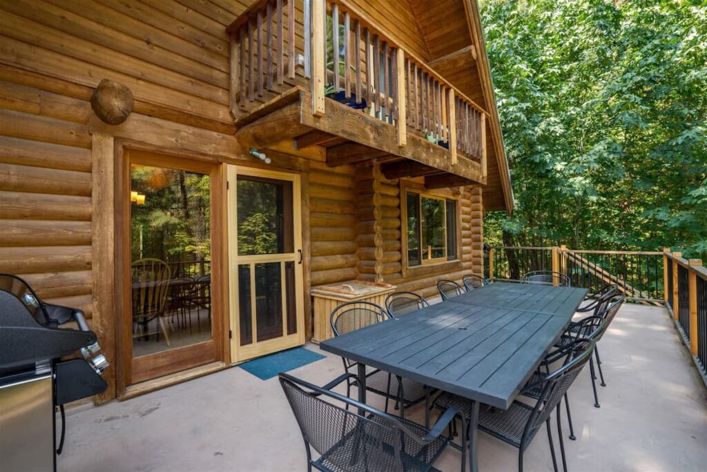 Custom Log Cabin with Tons of Great Amenities