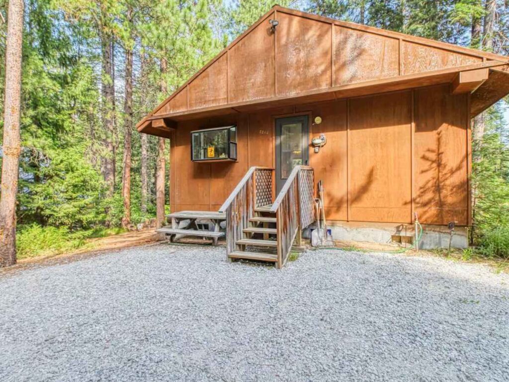 Dog-friendly woodland cabin