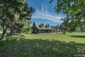 Farmhouse in Plain by NW Comfy Cabins