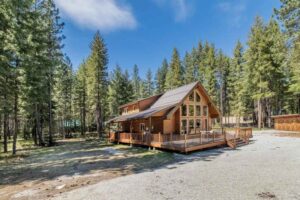 Getaway Moose by NW Comfy Cabins