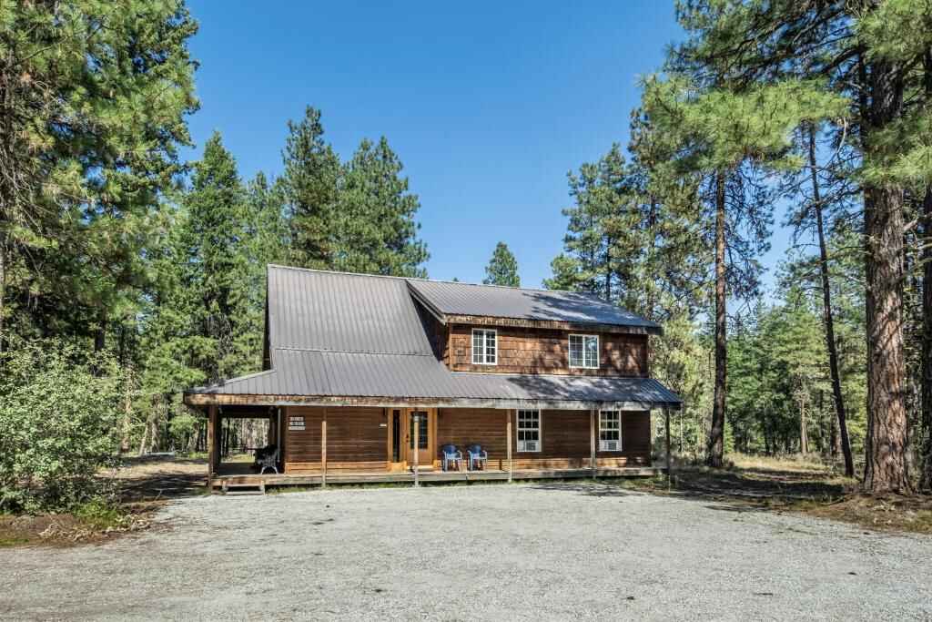Pine Acres by NW Comfy Cabins